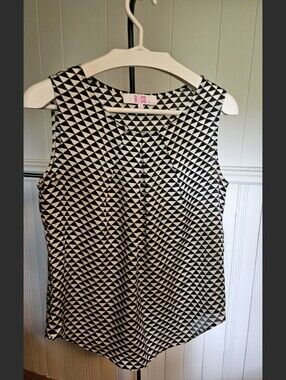 9 & Co. Black & White Geometric Sleeveless Blouse – Size S